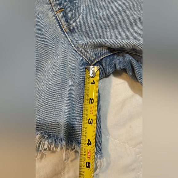 Agolde Parker Frayed Denim Jean Shorts Distressed Light Blue Button Fly Size 33 - Picture 7 of 10